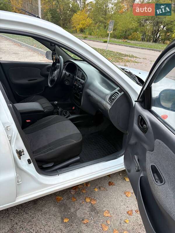 Седан Daewoo Sens 2004 в Каневе