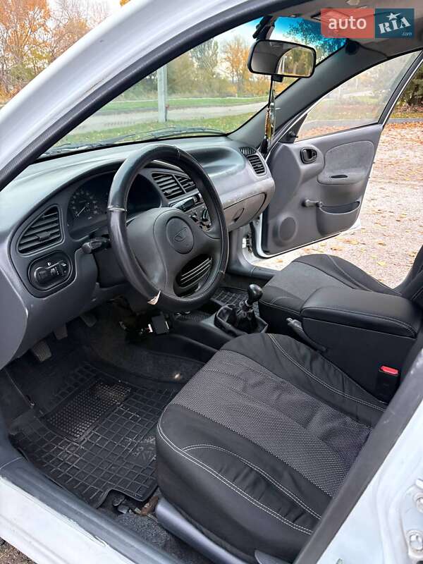 Седан Daewoo Sens 2004 в Каневе