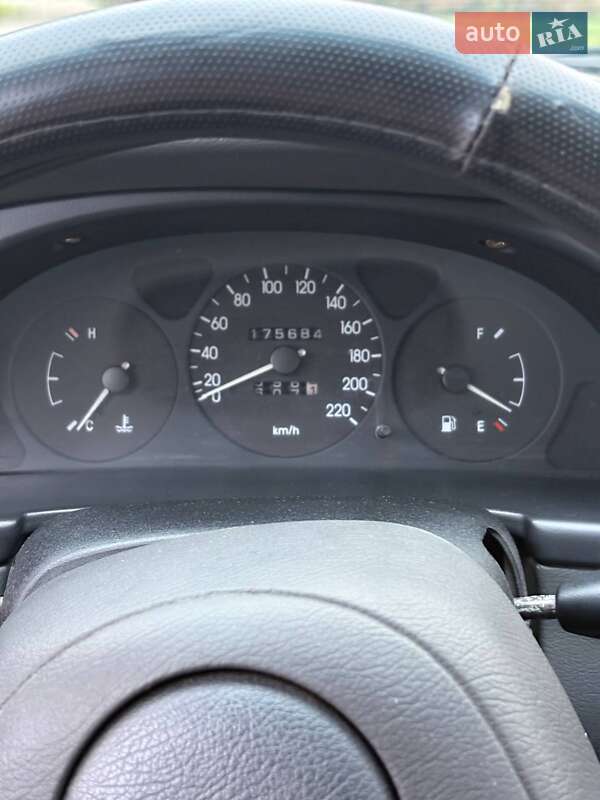 Седан Daewoo Sens 2004 в Каневе