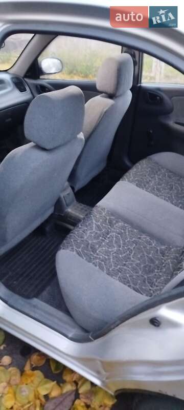 Седан Daewoo Sens 2004 в Миргороде