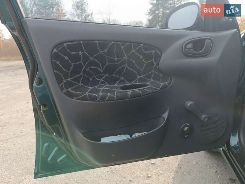 Седан Daewoo Sens 2003 в Дніпрі