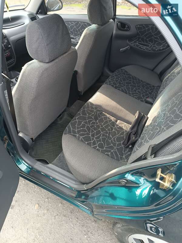 Седан Daewoo Sens 2003 в Дніпрі