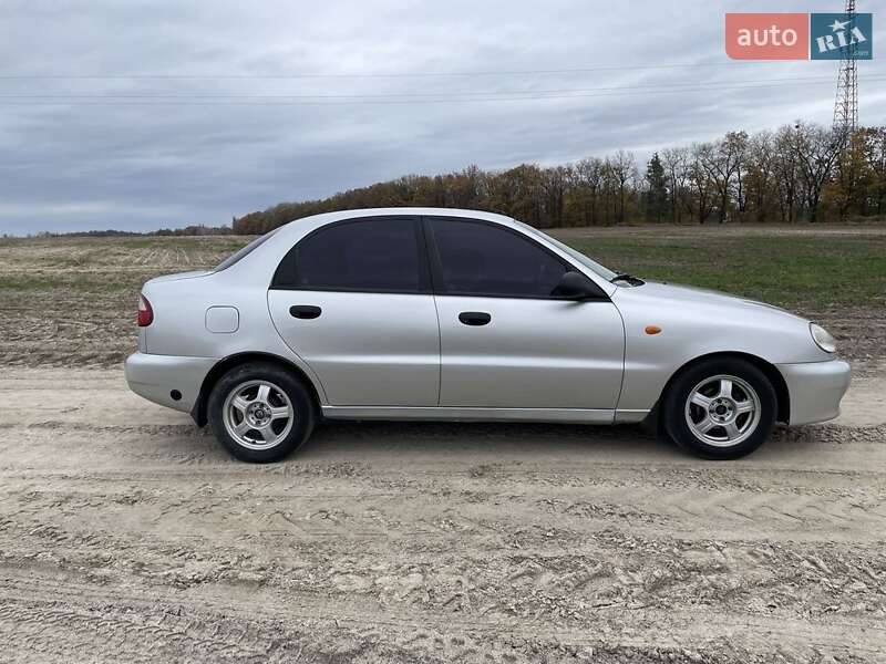 Седан Daewoo Sens 2002 в Малині
