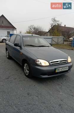 Седан Daewoo Sens 2010 в Ровно