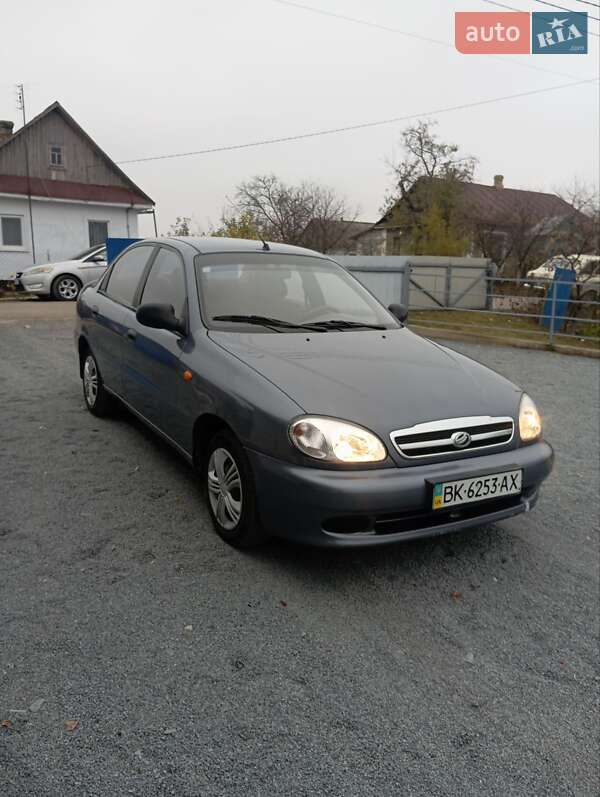 Седан Daewoo Sens 2010 в Рівному