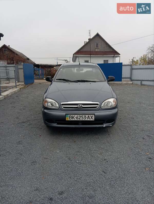 Седан Daewoo Sens 2010 в Рівному