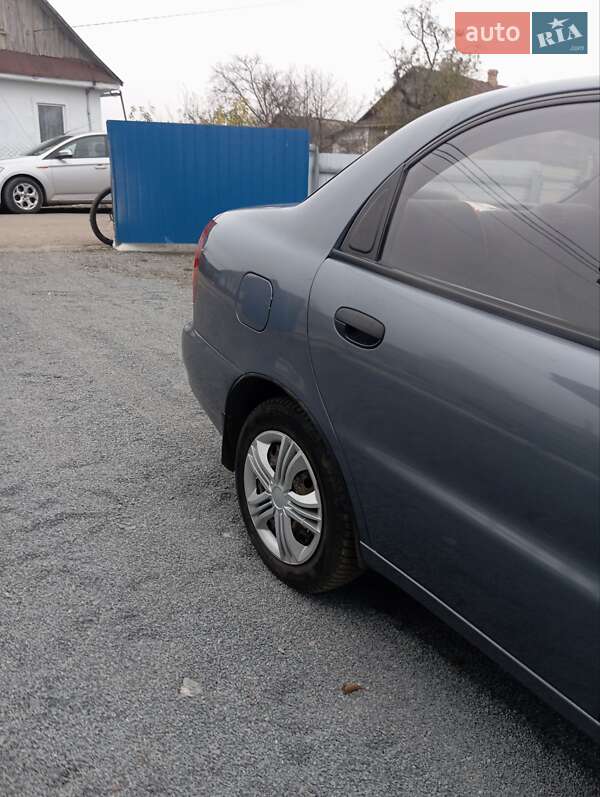 Седан Daewoo Sens 2010 в Рівному