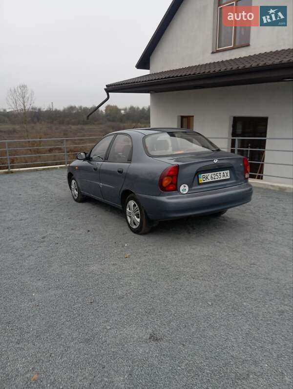 Седан Daewoo Sens 2010 в Рівному