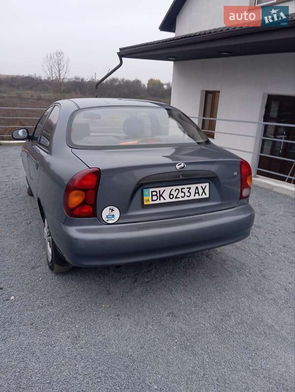 Седан Daewoo Sens 2010 в Рівному