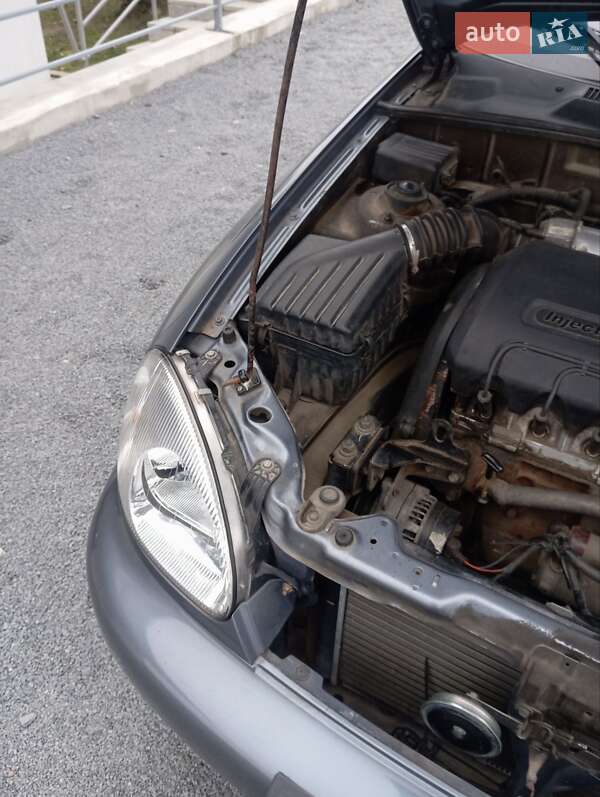 Седан Daewoo Sens 2010 в Рівному