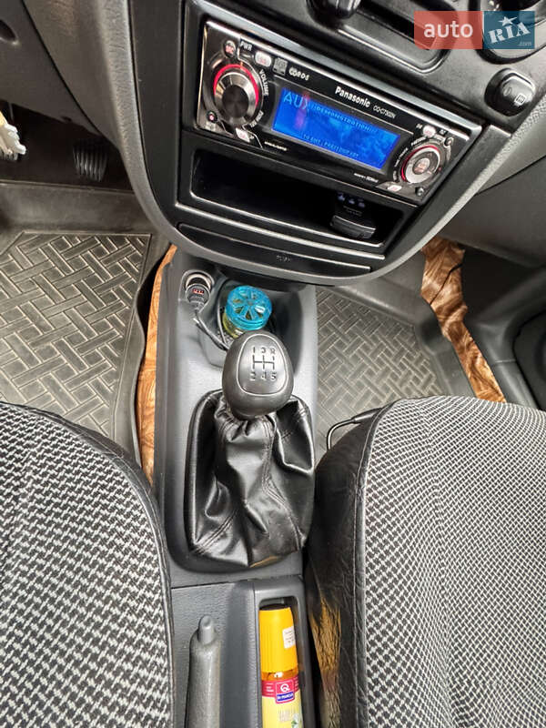 Седан Daewoo Sens 2004 в Іршанському