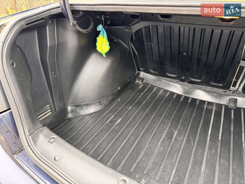 Седан Daewoo Sens 2004 в Іршанському