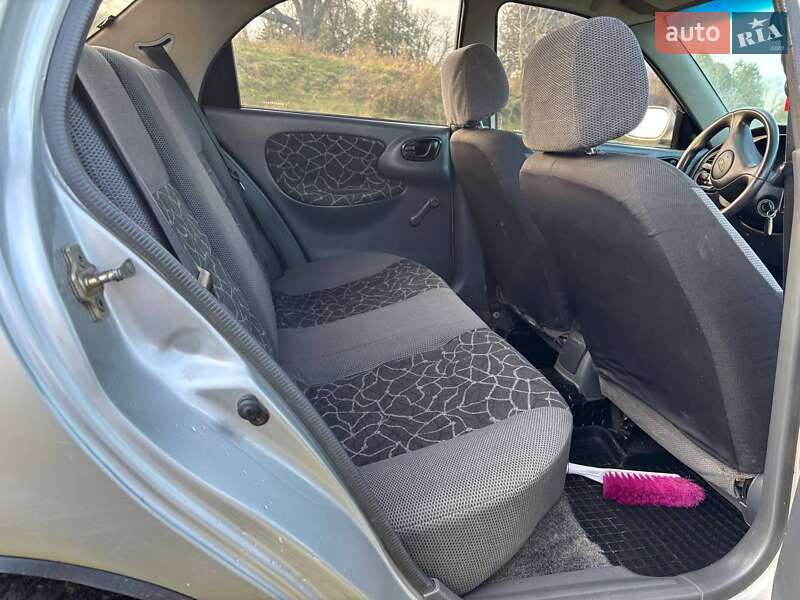 Седан Daewoo Sens 2003 в Теофиполе