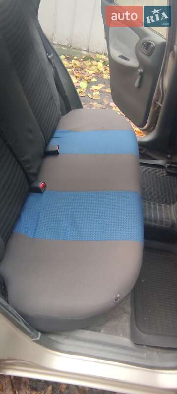 Седан Daewoo Sens 2004 в Дніпрі