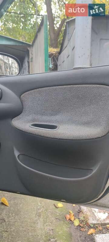 Седан Daewoo Sens 2004 в Дніпрі