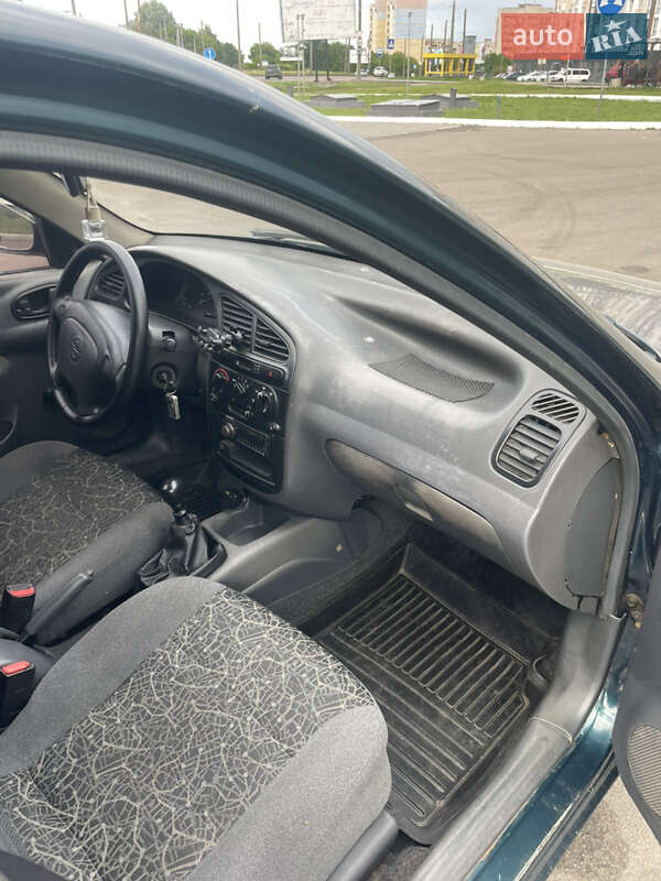 Седан Daewoo Sens 2004 в Рівному