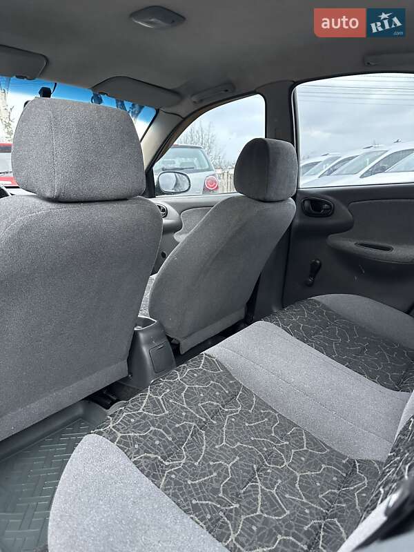 Седан Daewoo Sens 2004 в Смілі