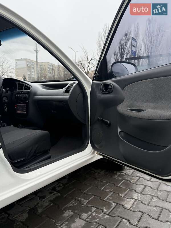 Седан Daewoo Sens 2004 в Виннице