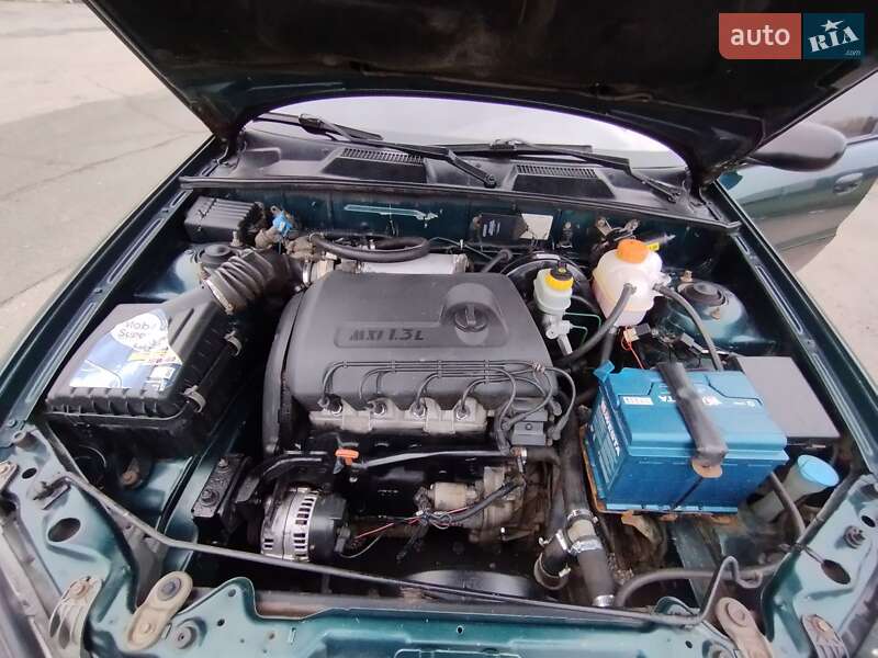 Седан Daewoo Sens 2004 в Липовой Долине