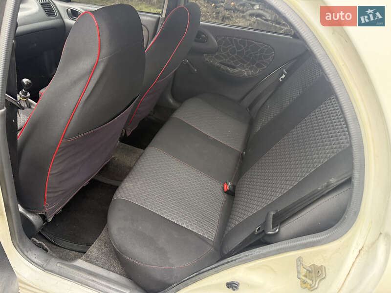 Седан Daewoo Sens 2003 в Днепре