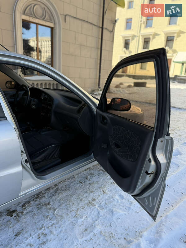 Седан Daewoo Sens 2003 в Запорожье