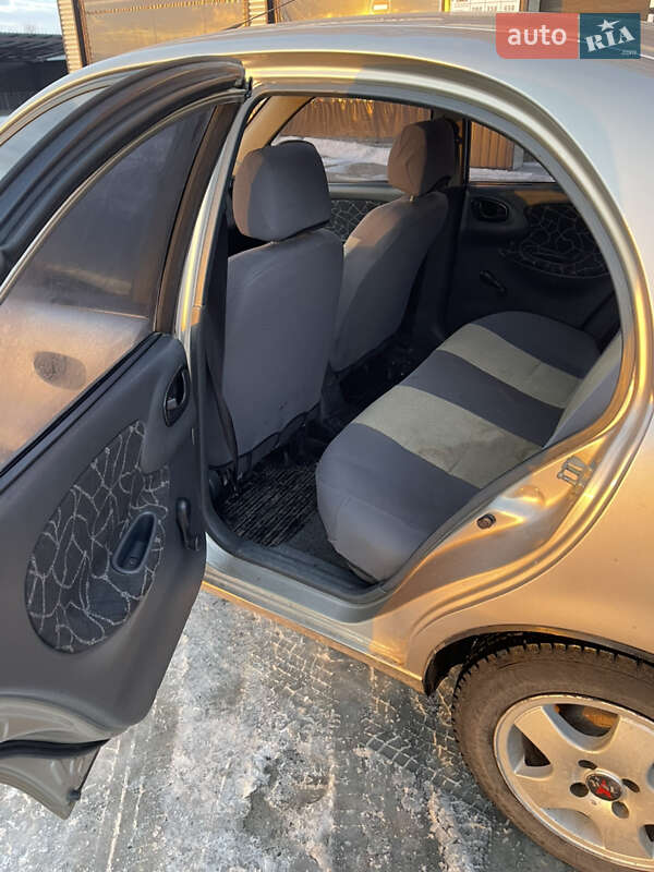 Седан Daewoo Sens 2004 в Ходореві