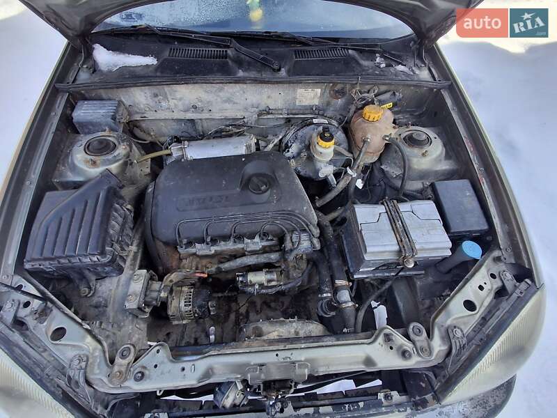 Седан Daewoo Sens 2004 в Кременці