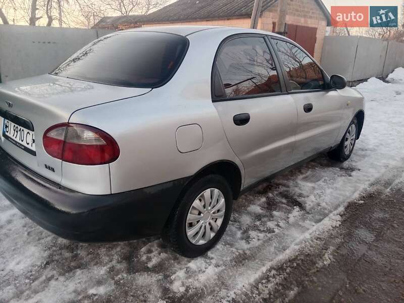 Седан Daewoo Sens 2006 в Ромнах