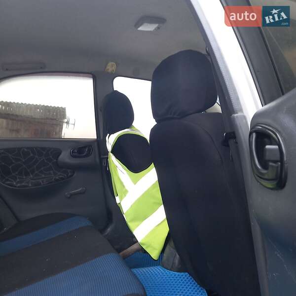 Седан Daewoo Sens 2003 в Черновцах