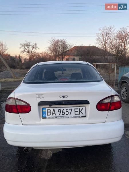 Седан Daewoo Sens 2004 в Новгородці