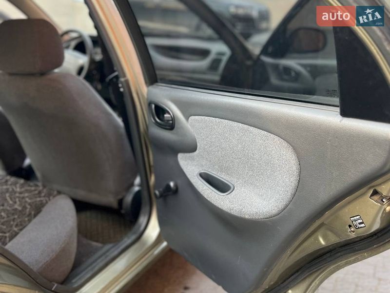 Седан Daewoo Sens 2005 в Львове