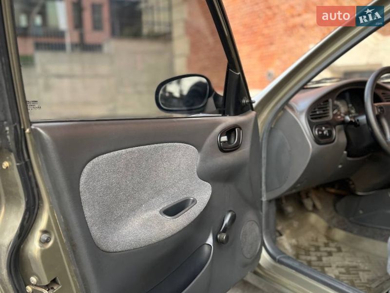 Седан Daewoo Sens 2005 в Львове