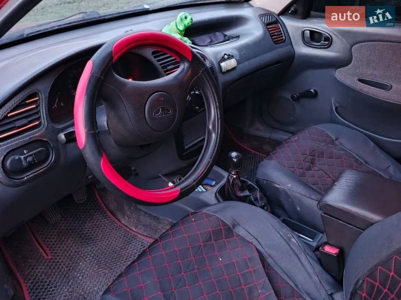 Седан Daewoo Sens 2004 в Подволочиске