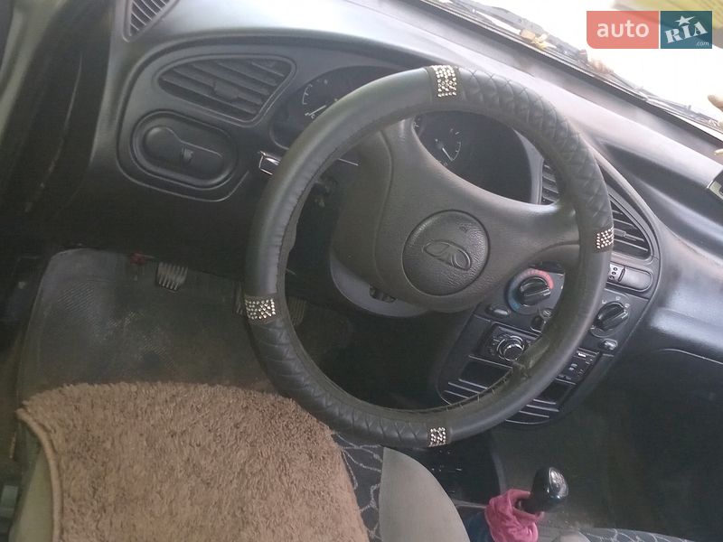 Седан Daewoo Sens 2004 в Хусті