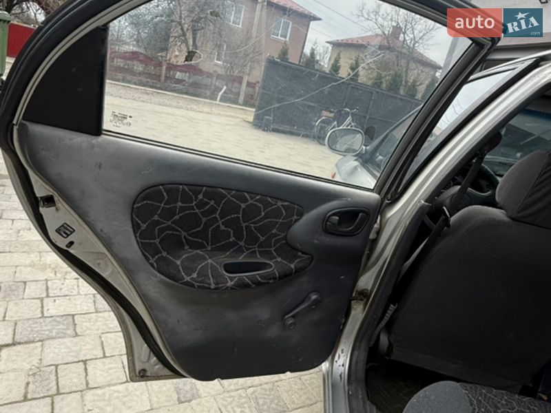 Седан Daewoo Sens 2003 в Дрогобичі