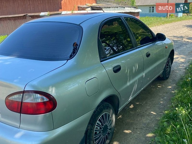 Седан Daewoo Sens 2005 в Косове