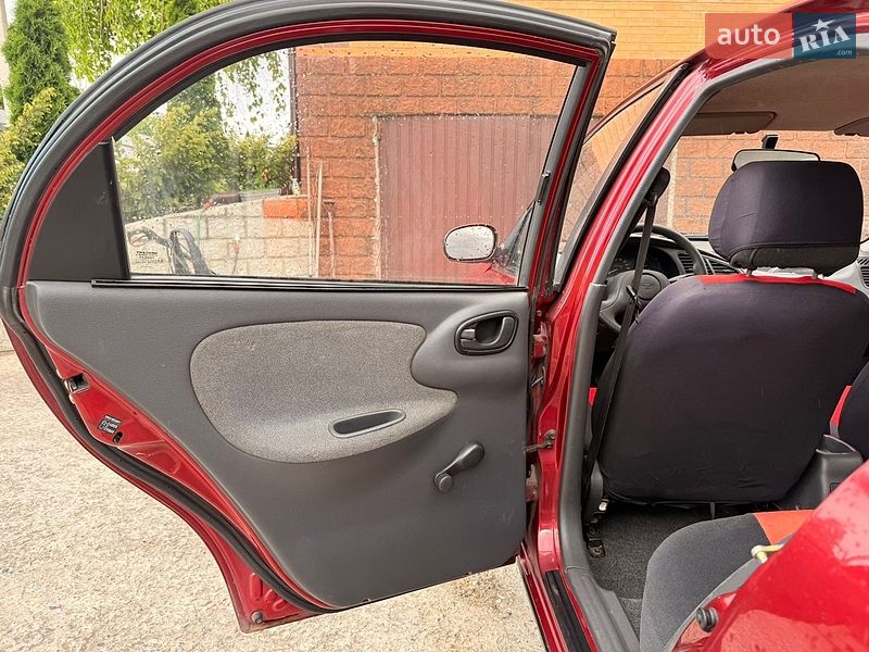 Седан Daewoo Sens 2005 в Белогородке