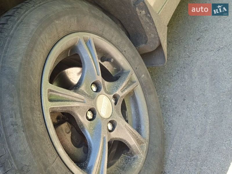 Седан Daewoo Sens 2004 в Запоріжжі