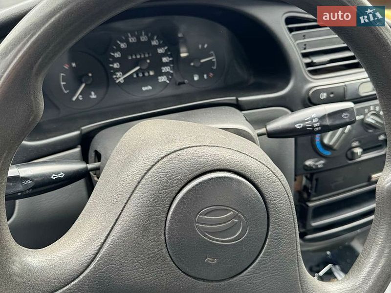 Седан Daewoo Sens 2012 в Умані