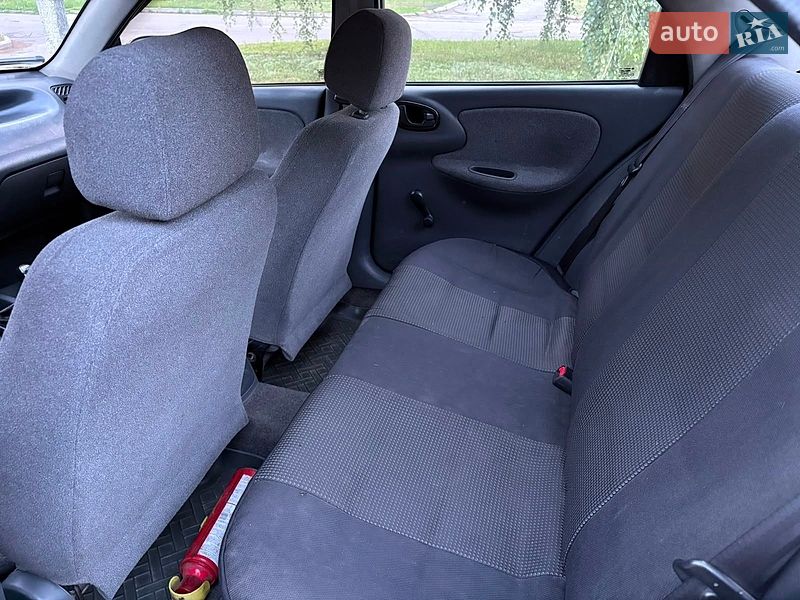 Седан Daewoo Sens 2004 в Лубнах