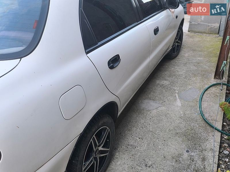 Седан Daewoo Sens 2003 в Виноградові