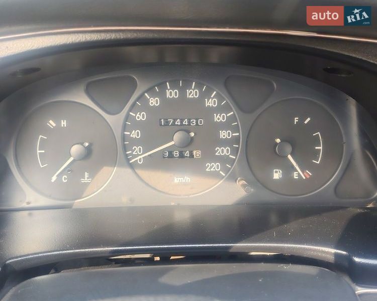 Седан Daewoo Sens 2003 в Нетішині