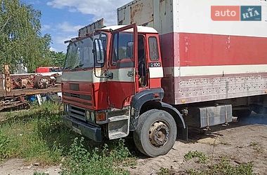 Грузовой фургон DAF 2100 1988 в Львове