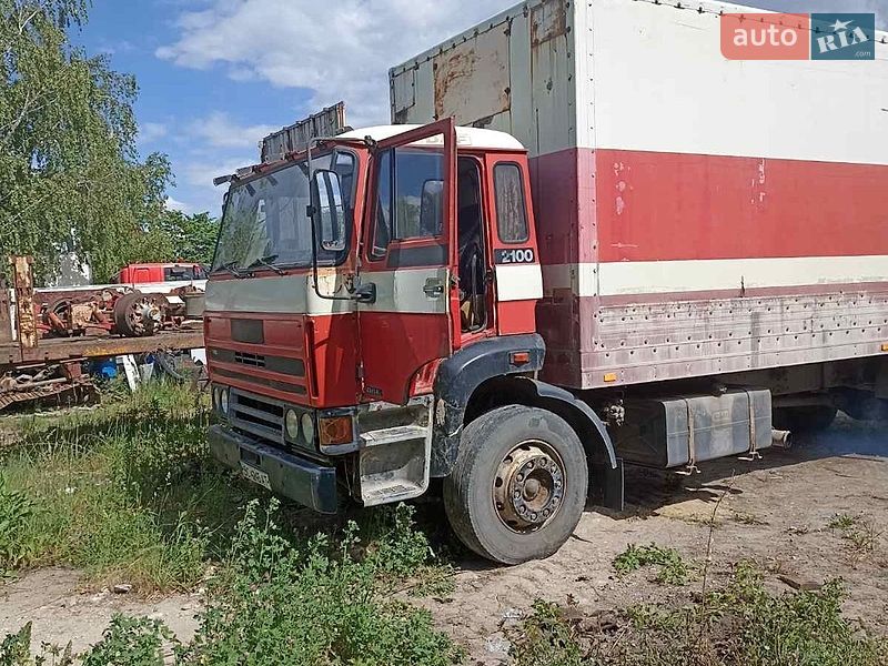 Грузовой фургон DAF 2100 1988 в Львове