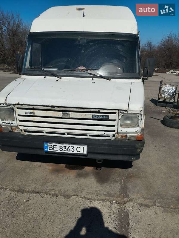 Грузовой фургон DAF 400 груз-пас 1993 в Южноукраинске