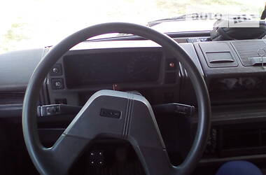 Грузовой фургон DAF 400 груз. 1992 в Попельне