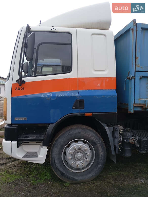 Самоскид DAF 75 2001 в Мукачевому