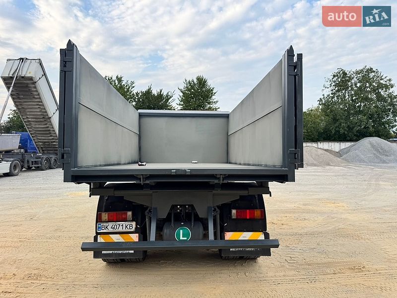 Самосвал DAF 85 2011 в Ровно