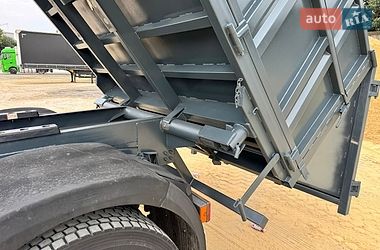 Самосвал DAF 85 2011 в Ровно