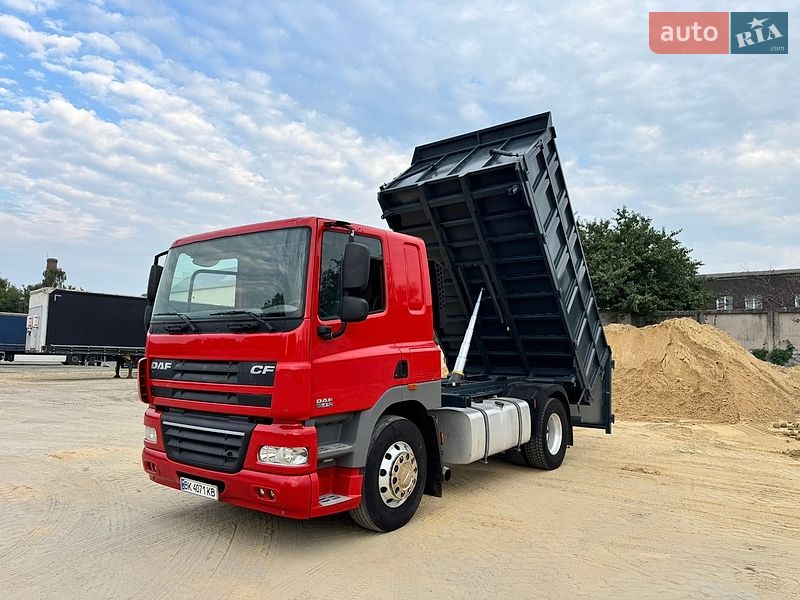 Самосвал DAF 85 2011 в Ровно